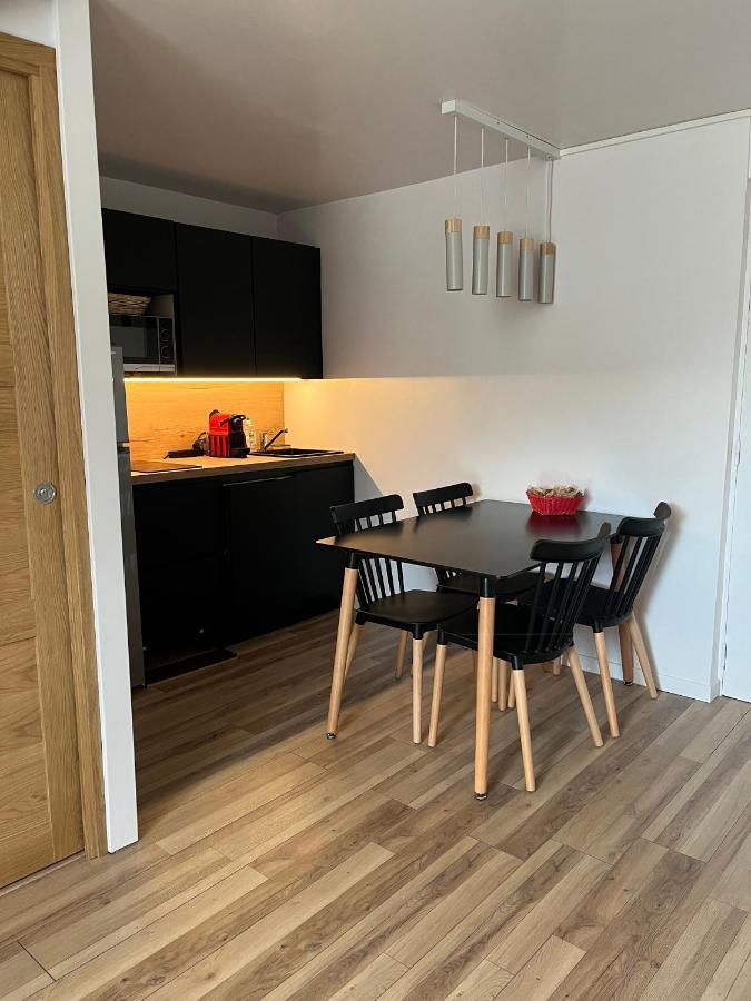 Appartement De La Fontaine A La Tour Du Pin Hyper Centre Parking Prive Exteriör bild